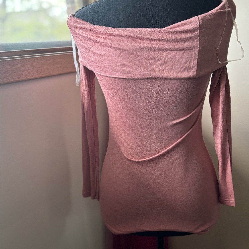 Off-Shoulder Pink Top - Picture 4 of 5